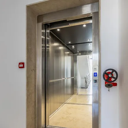 Apartament The Cube - Designer Finished By Sf Homes *