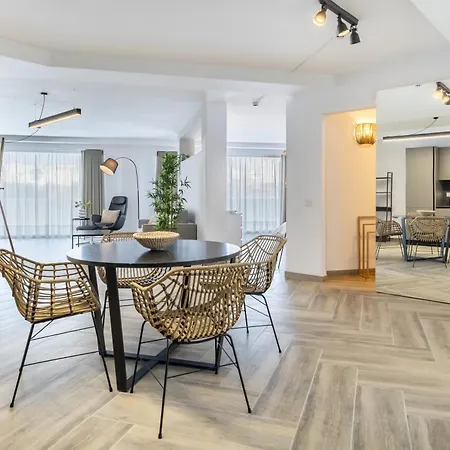 The Cube - Designer Finished By Sf Homes *